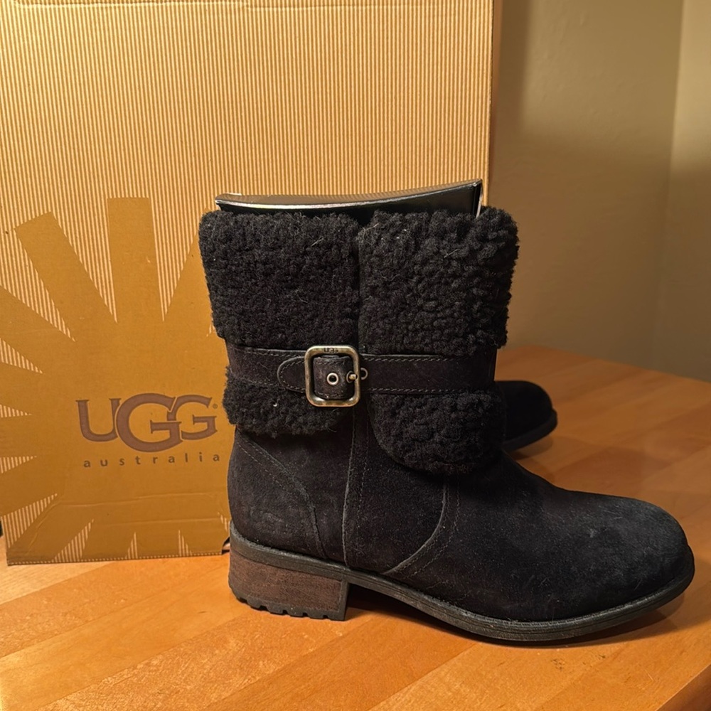 Black UGG boots size 7